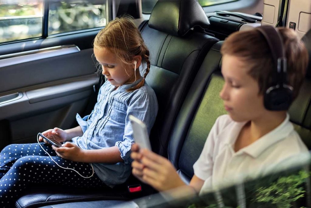 Internet en tu coche: así puedes montarte una red WiFi para tus viajes en familia