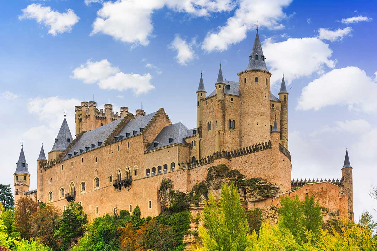 Descubre los mejores castillos de España en coche, Alcázar de Segovia