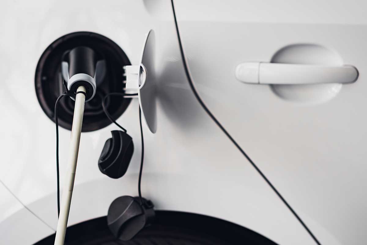 ¿Sabes cuánto cuesta cargar un coche eléctrico? Te lo contamos en Renting Finders
