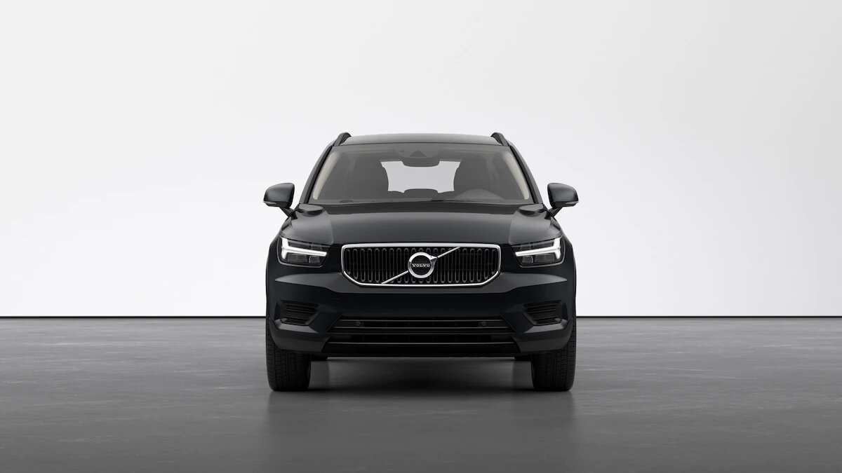 Volvo xc40 momentum core black onyox Renting Finders delantera