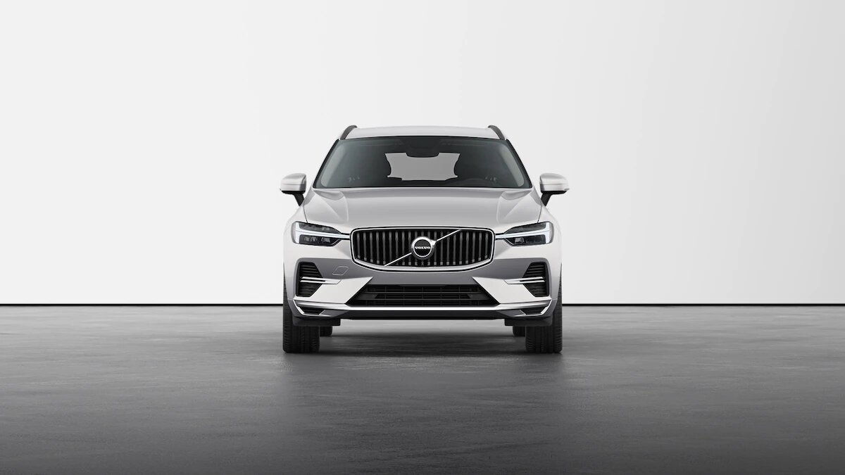 Volvo XC 60 momentum silver dawn renting finders