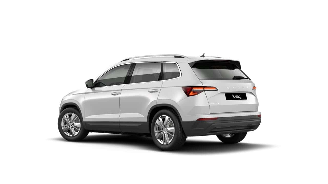 Renting Skoda Karoq Selection SUV Automático Blanco Luna Pintura Metalizada