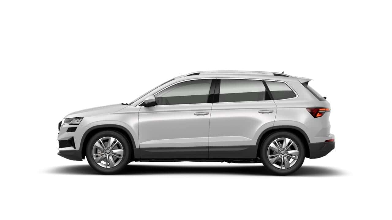 Renting Skoda Karoq Selection SUV Automático Blanco Luna Pintura Metalizada