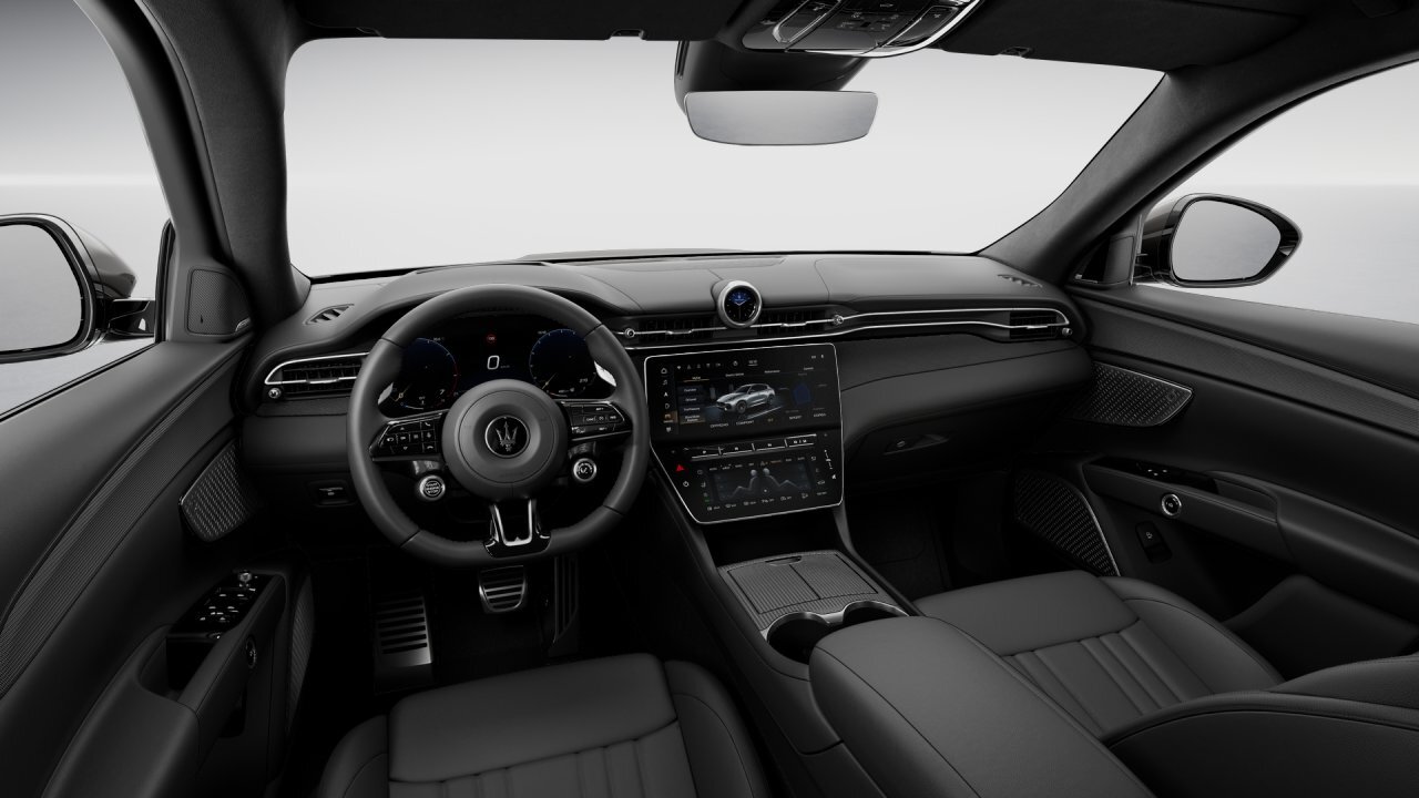 Renting Maserati Grecale GT SUV Automático MHEV 4x4 Gris Lava Renting Finders Interior