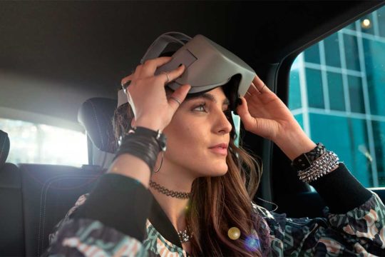 Holoride: así es la tecnología de realidad virtual en el asiento trasero