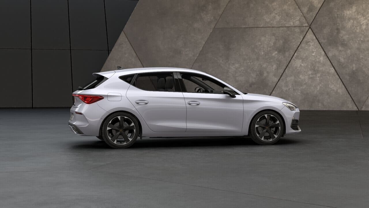 Renting Cupra León DSG Blanco Metalizado Compacto Micro-Híbrido Etiqueta ECO Renting Finders