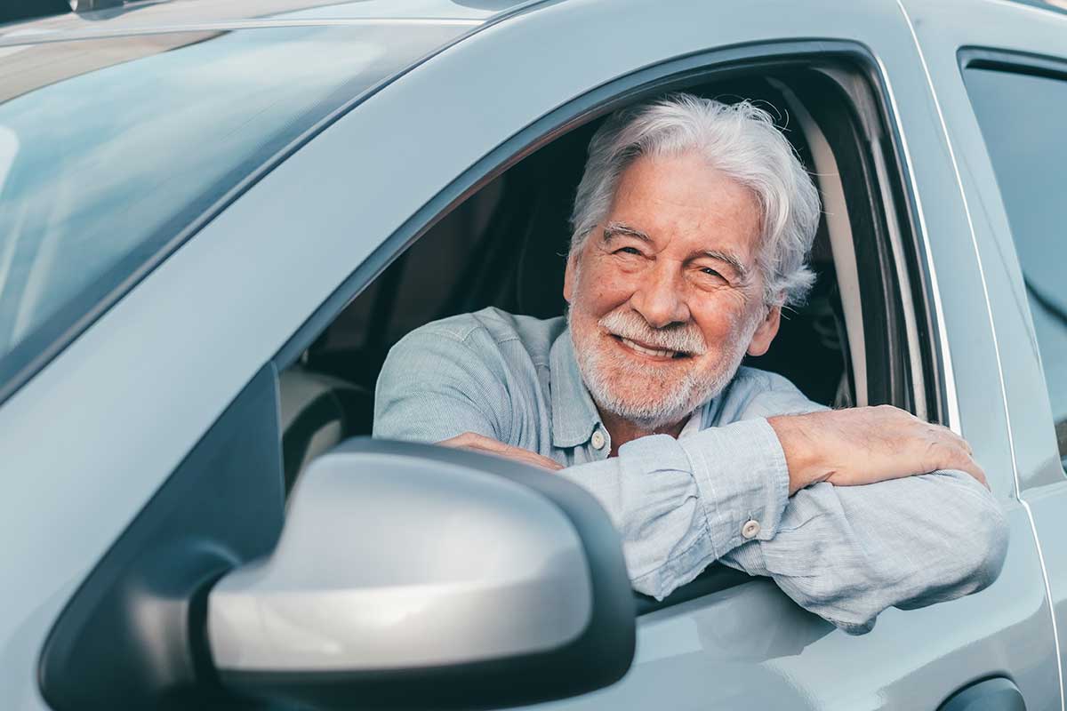 El mejor renting de coches para mayores de 65 años