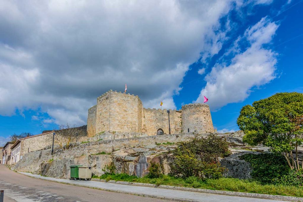 Ruta en coche por Salamanca: castillo de Ledesma