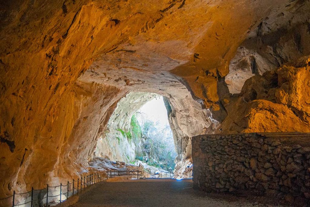 Ruta en coche por Navarra: Cuevas de Zugarramurdi