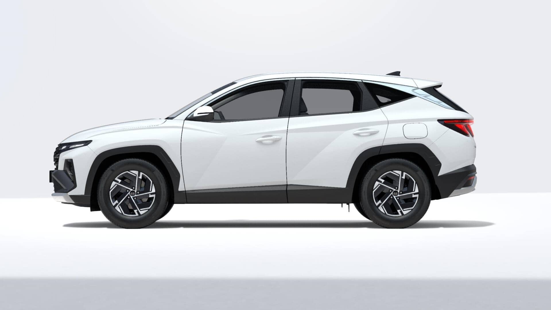 Renting New Hyundai Tucson Klass SUV Atlas White