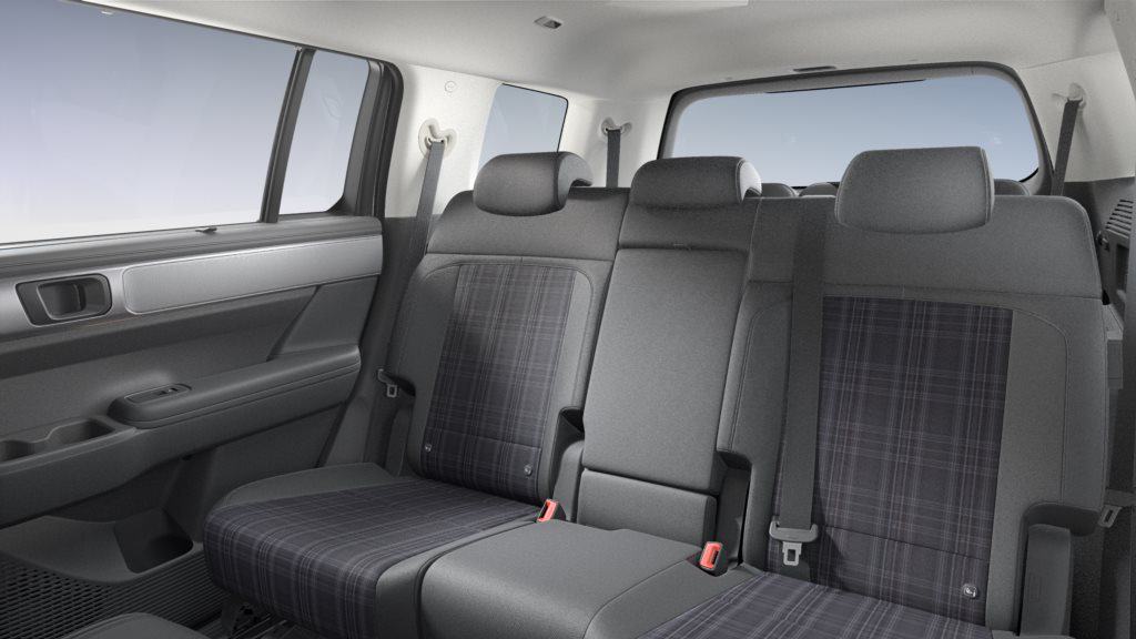 Renting New Hyundai Santa Fe Maxx SUV 7 Plazas PHEV Etiqueta 0 Blanco Asientos