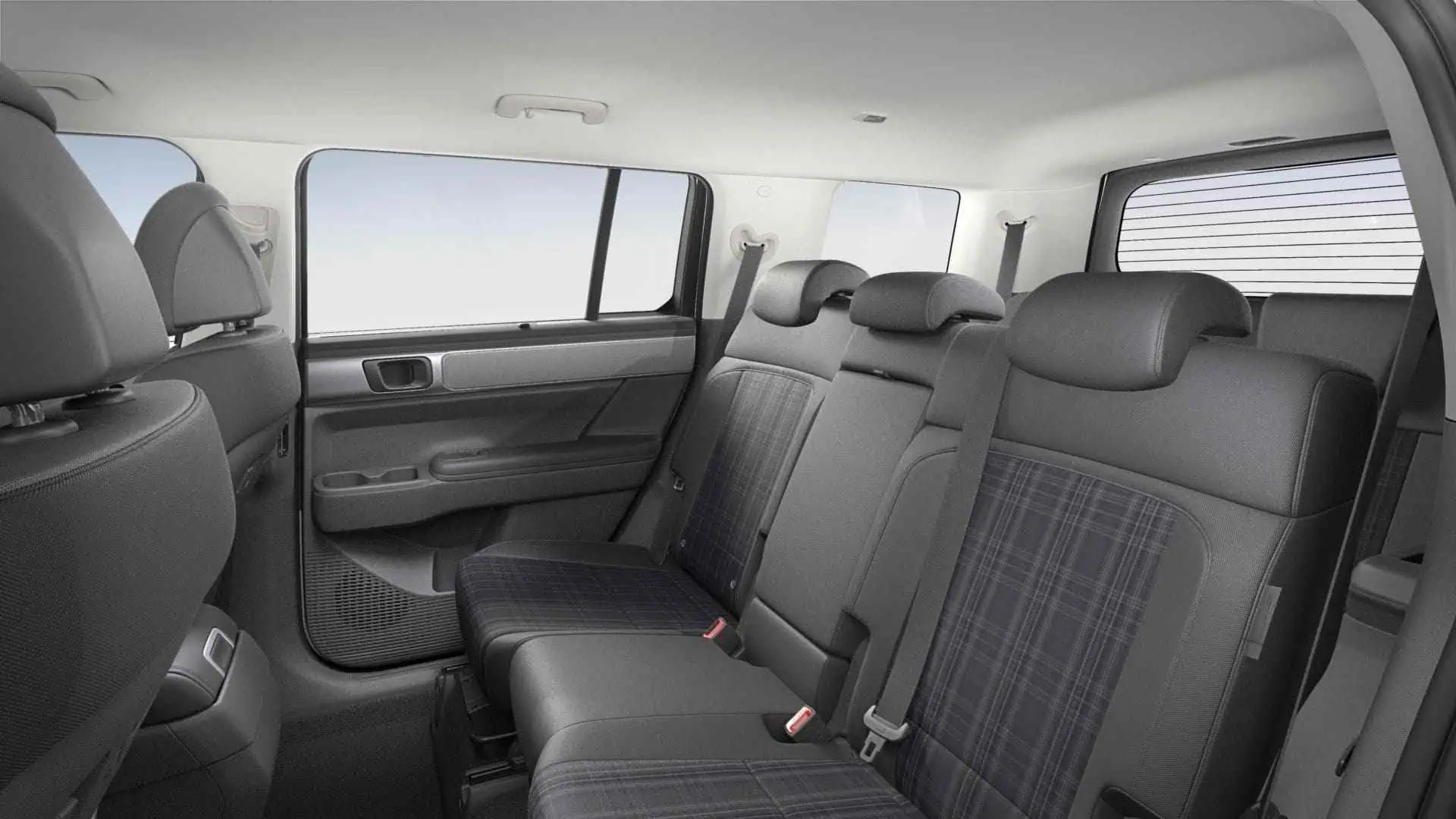 Renting New Hyundai Santa Fe Maxx SUV 7 Plazas PHEV Etiqueta 0 Asientos