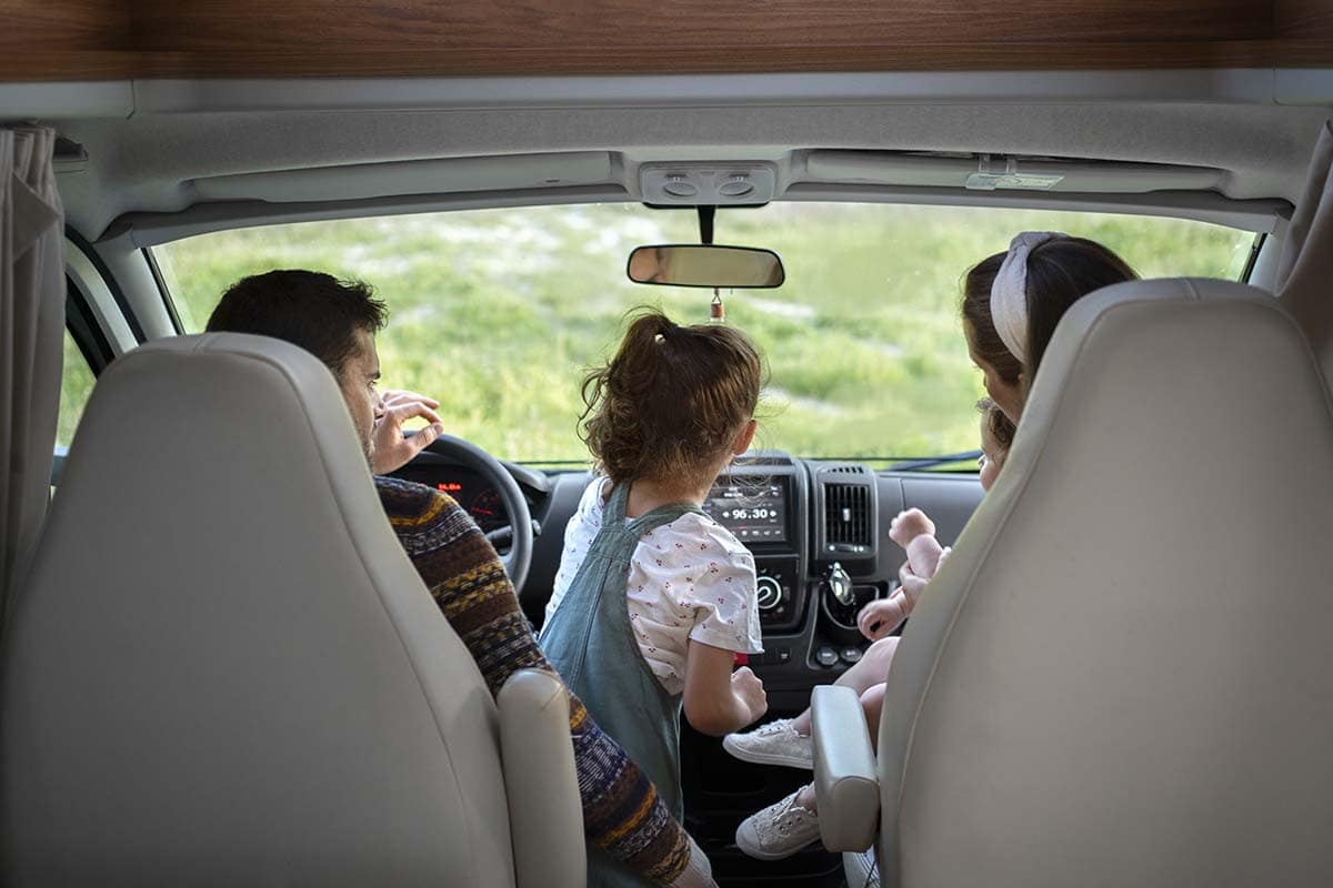 Viaja con niños en coche con estos consejos