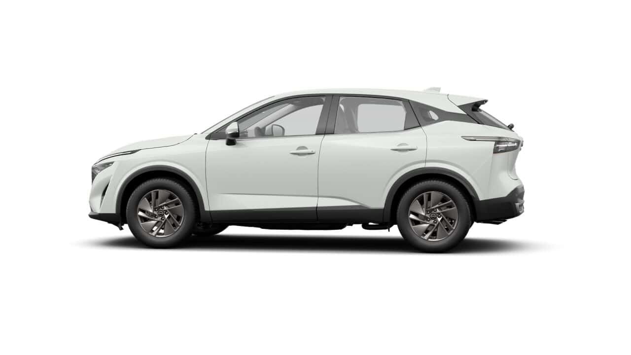 Renting New Nissan Qashqai MHEV Acenta SUV Micro Híbrido Etiqueta ECO Blanco