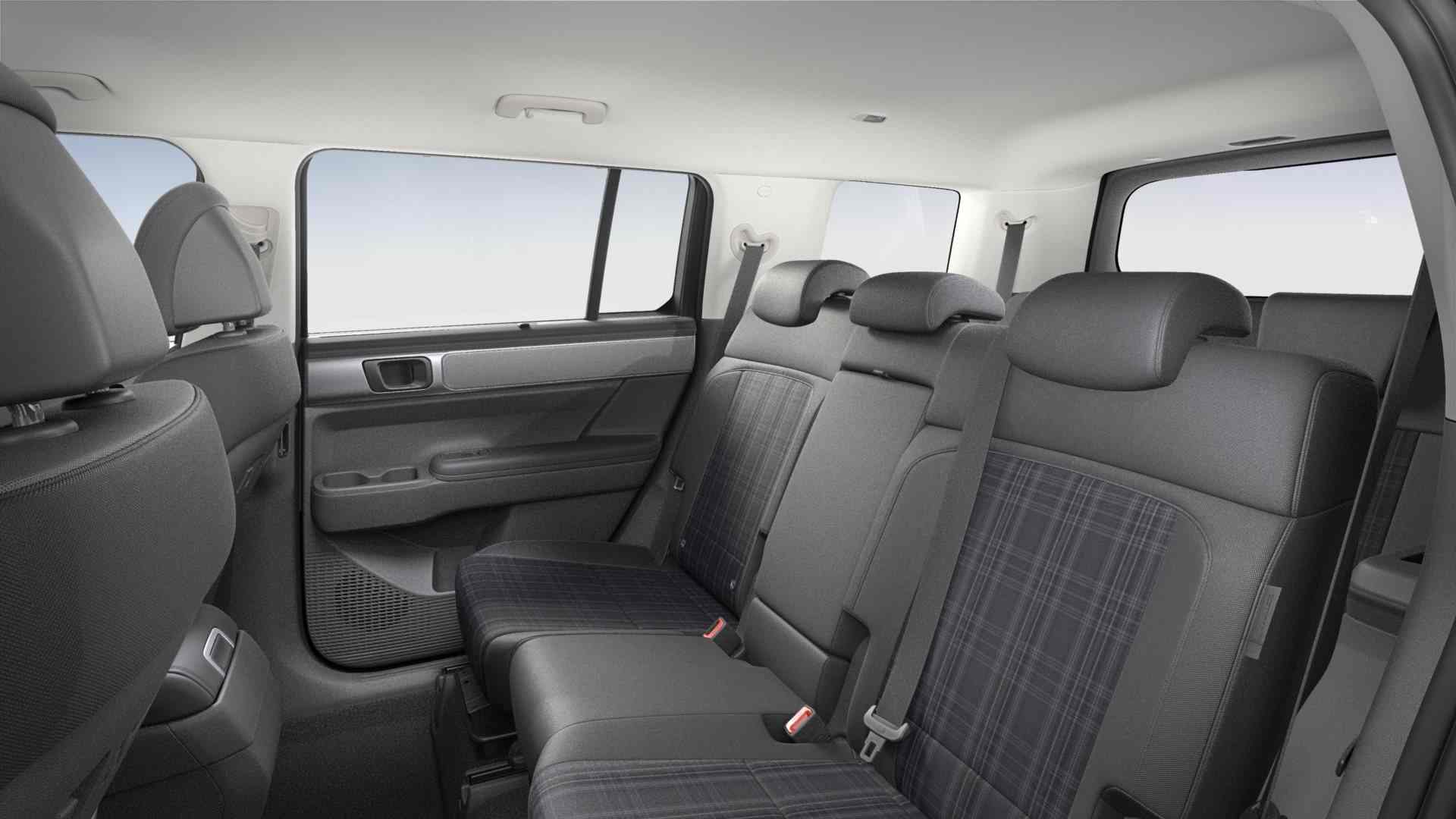 Renting New Hyundai Santa Fe Maxx SUV 7 Plazas Híbrido Etiqueta ECO Abyss Black Perlado Renting Finders 7 Plazas