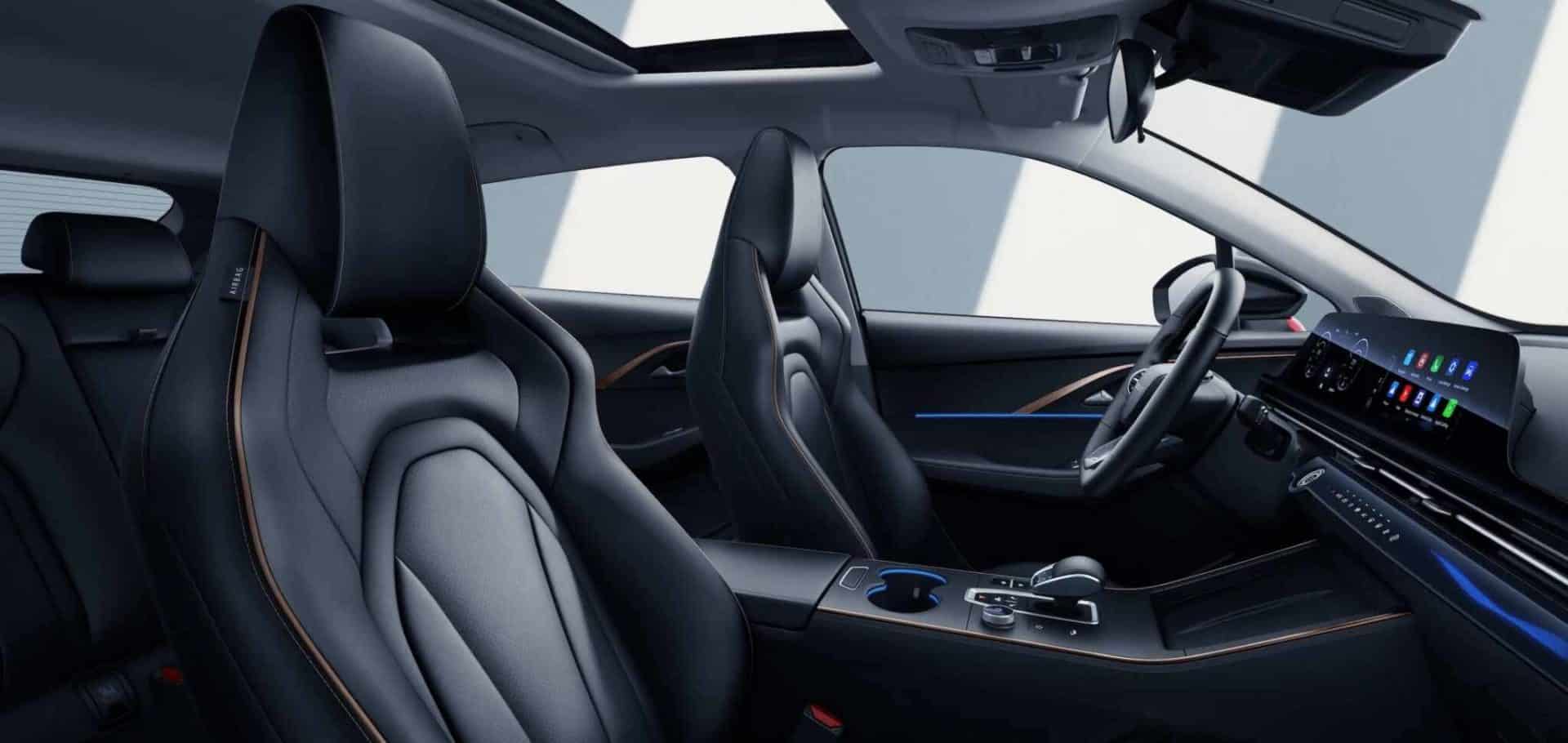 Renting Omoda 5 SUV Grey MY25 5 Plazas Asientos