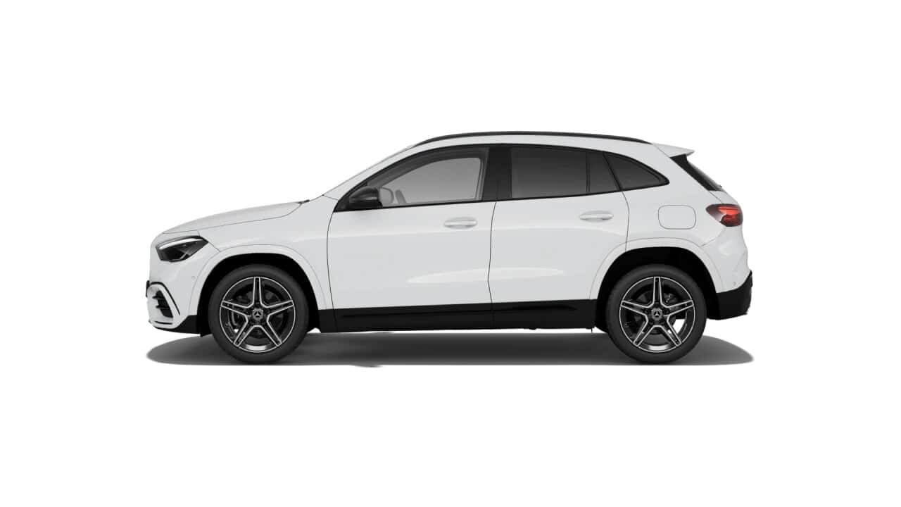 Renting Mercedes Benz GLA 200d AMG Paquete Night Blanco Polar SUV Automático