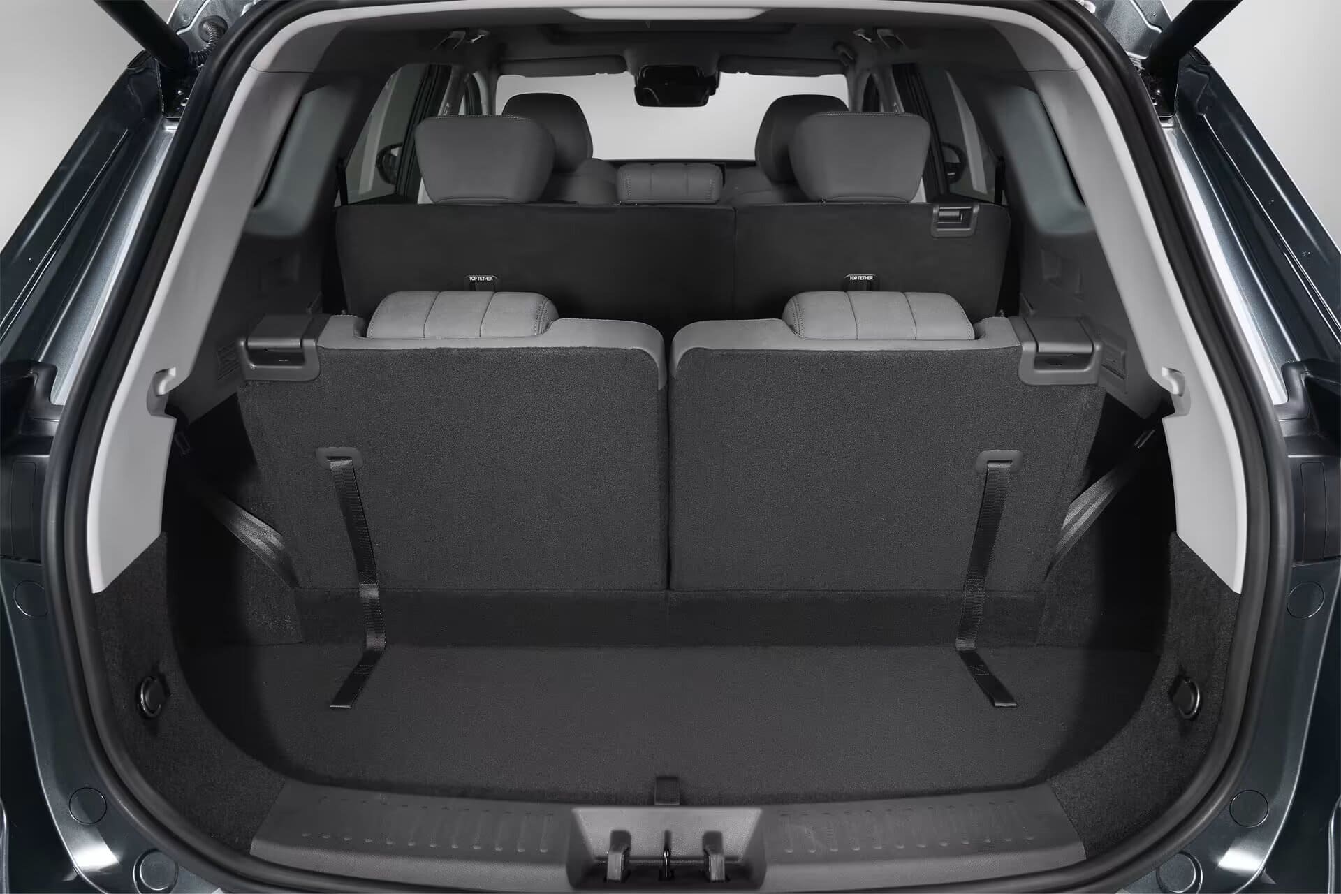 Renting Ebro S800 Luxury Gris Bambu SUV Automático Renting Finders Asientos