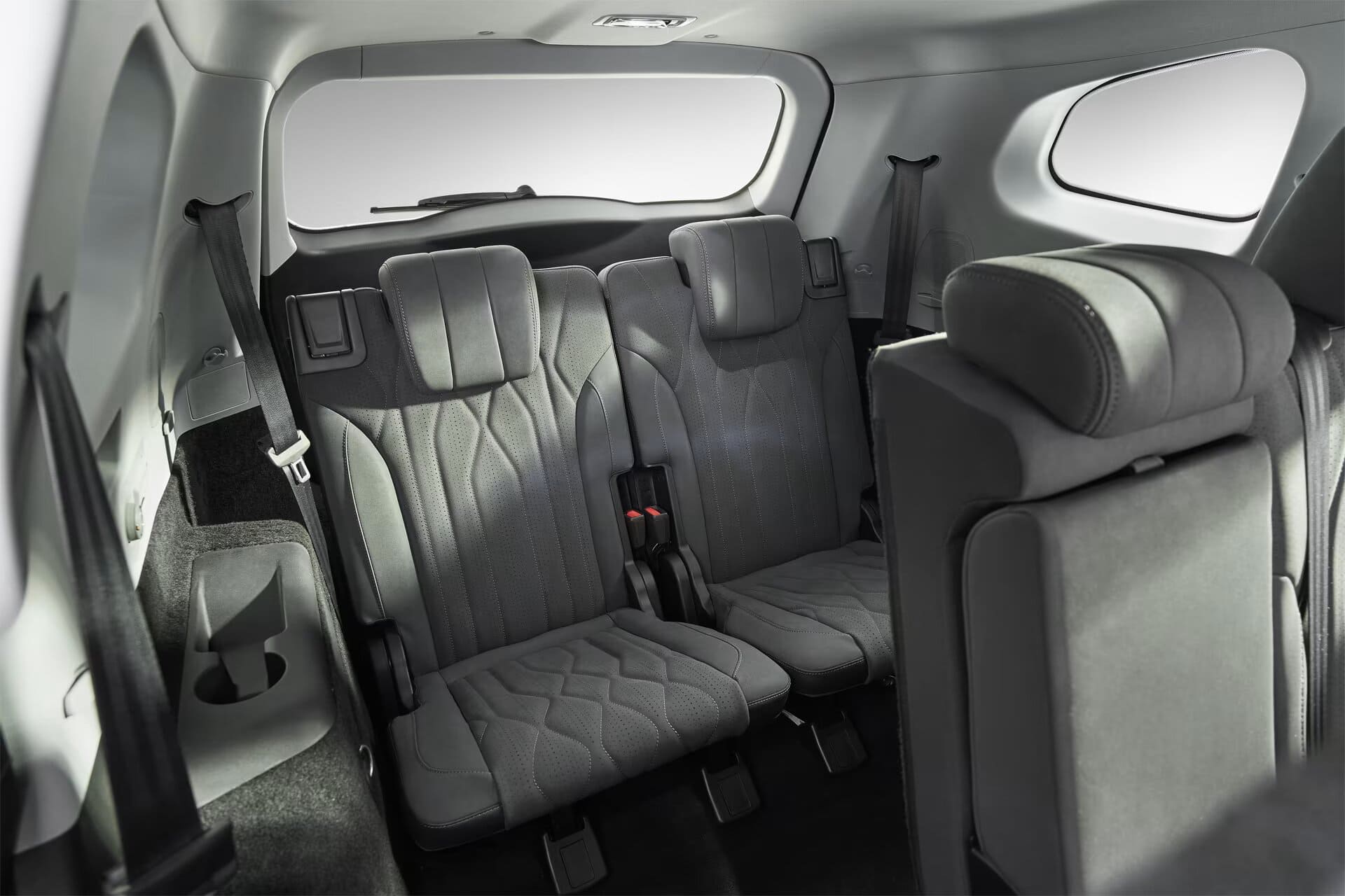 Renting Ebro S800 Luxury Gris Bambu SUV Automático Renting Finders Asientos
