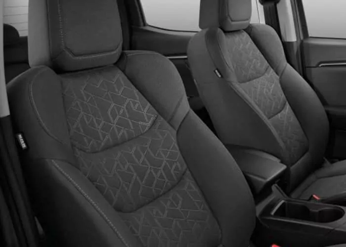 Renting Isuzu D-Max Crew N60BB+ Islay Gray Mica Pick-up 4x4 Renting Finders Asientos