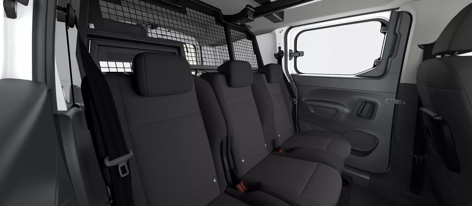 Renting New Toyota Proace City Combi EV N1 L2 GX Blanco Polar Furgoneta Familiar 5 Plazas Automático Eléctrico Etiqueta 0 Renting Finders Asientos