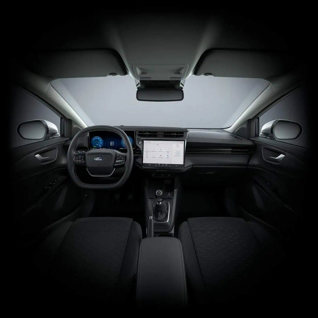 Renting New Ford Puma Titanium Blanco Frozen SUV MHEV Micro-Híbrido Etiqueta ECO Interior