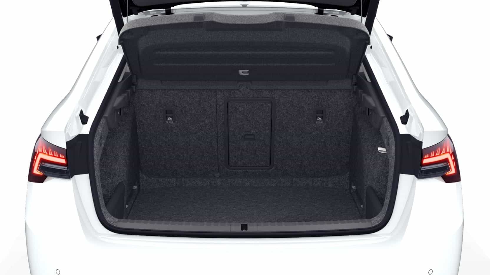 Renting Skoda Octavia Selection Blanco Candy Berlina Limo Automática Maletero