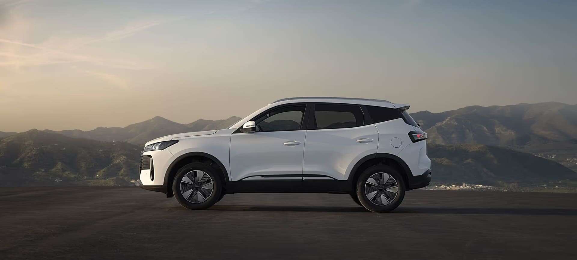 Renting New Ebro S400 HEV Excellence Blanco SUV Automático Híbrido Etiqueta ECO