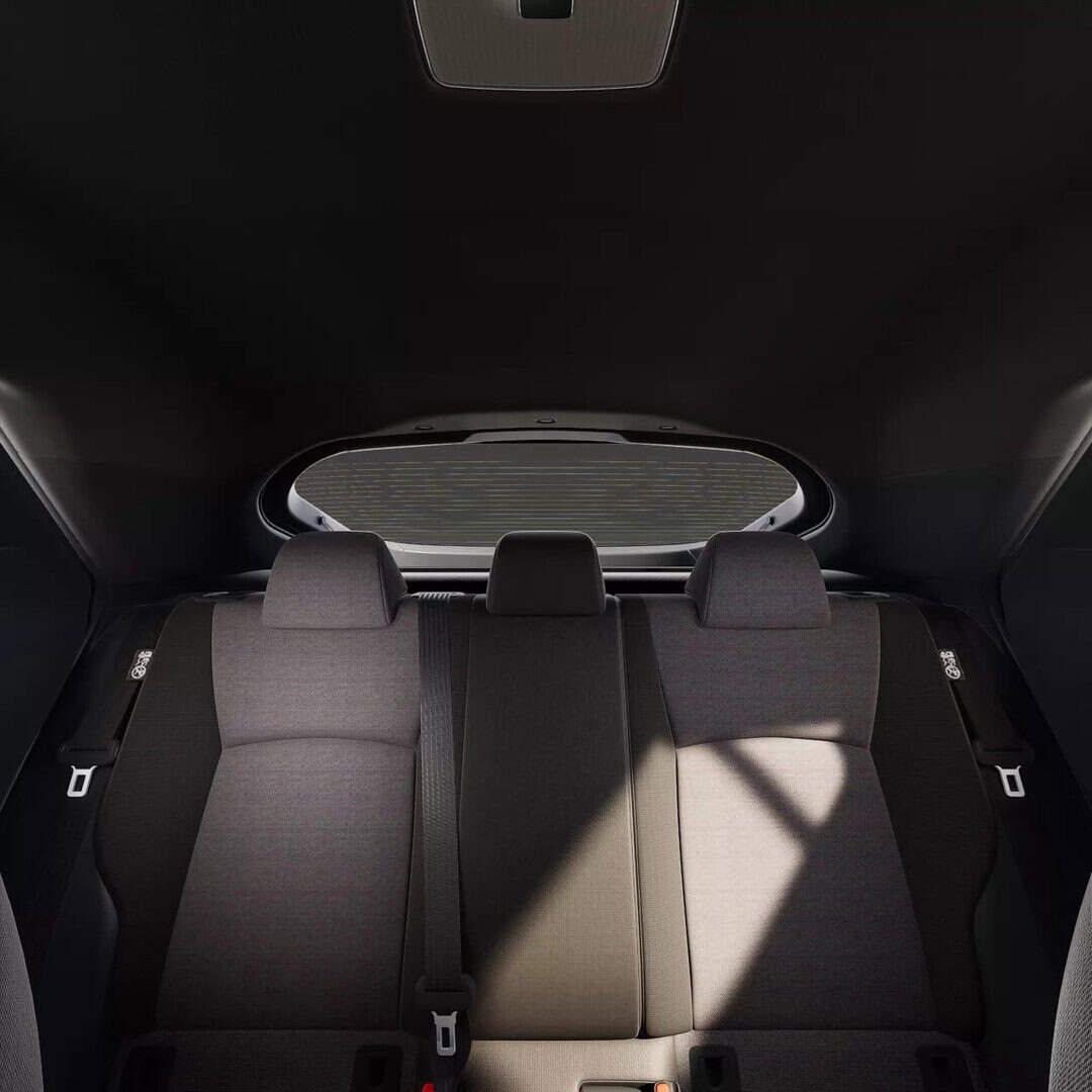 Renting New Toyota C-HR Advance SUV Negro Azabache Híbrido Automático Etiqueta ECO Asientos