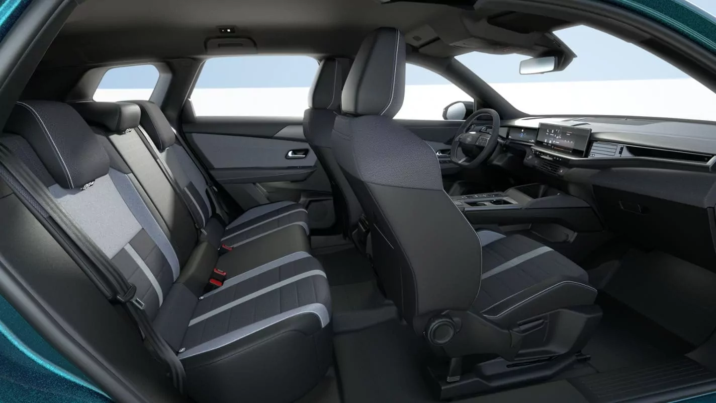 Renting New Opel GrandLand Hybrid Edition Azul SUV Automático Híbrido Etiqueta ECO Asientos