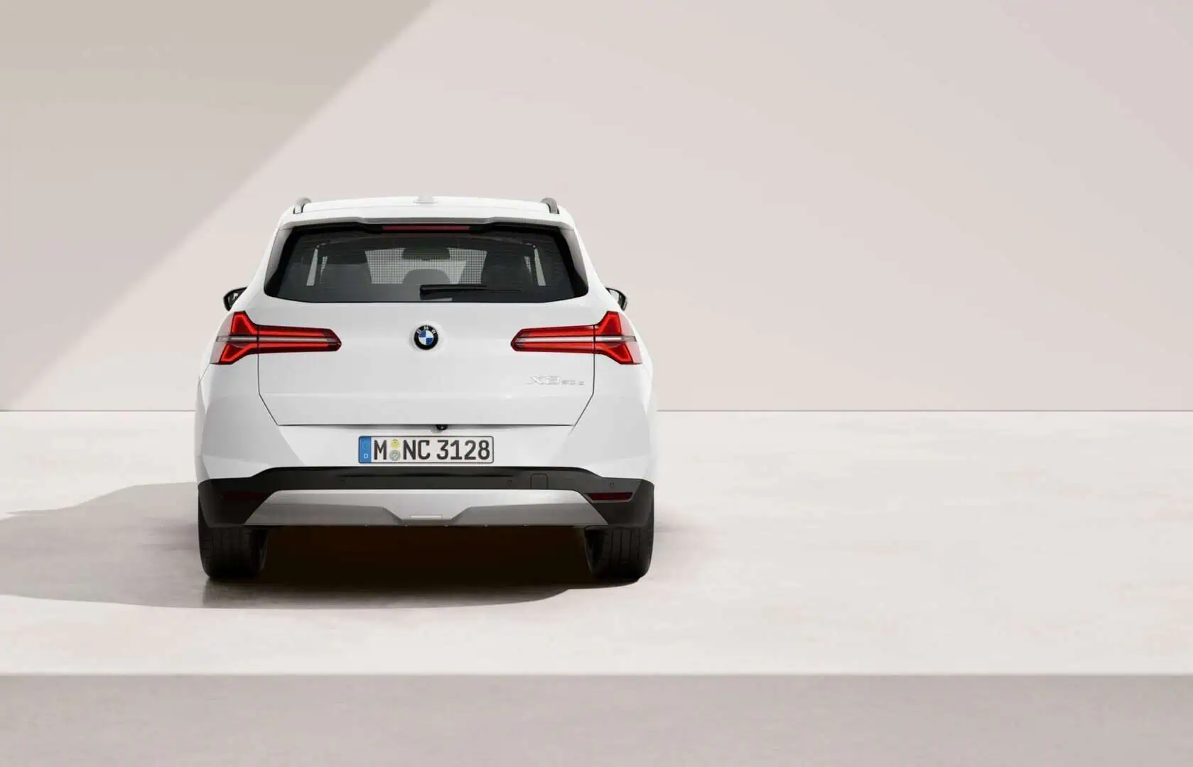 Renting New BMW X3 Alpine White Solido SUV Micro-Híbrido Automático Etiqueta ECO