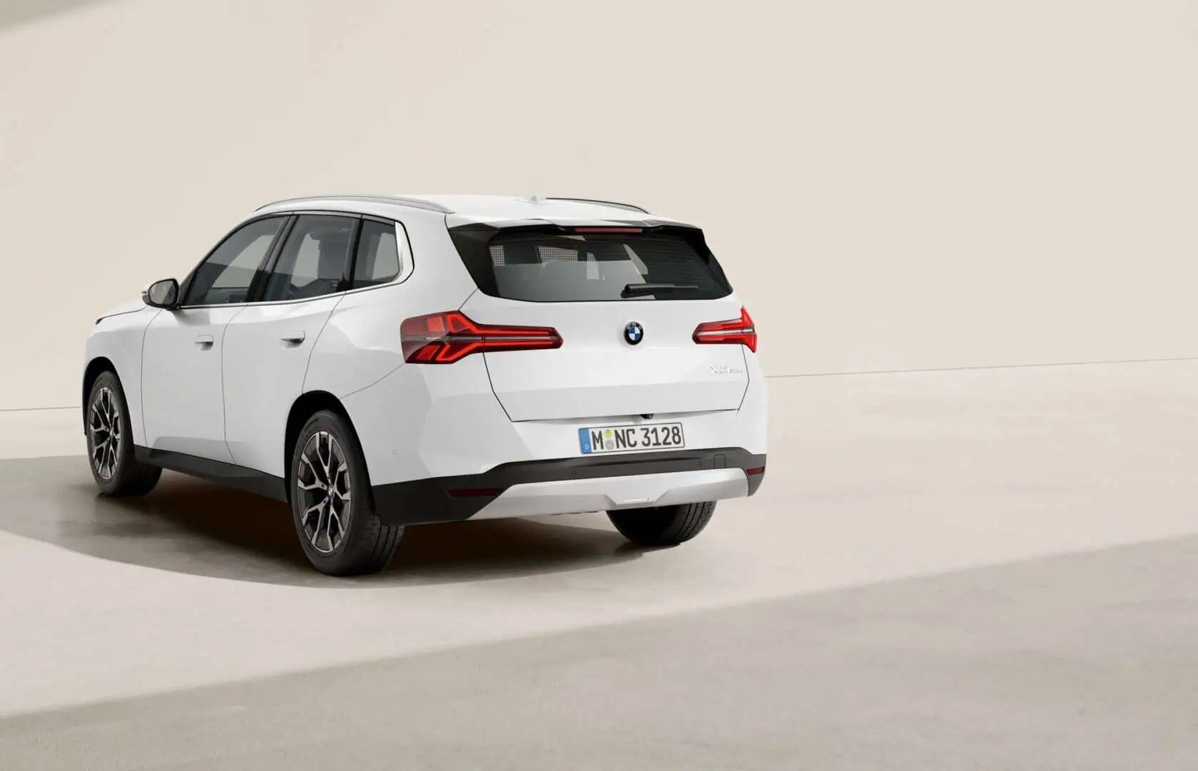 Renting New BMW X3 Alpine White Solido SUV Micro-Híbrido Automático Etiqueta ECO