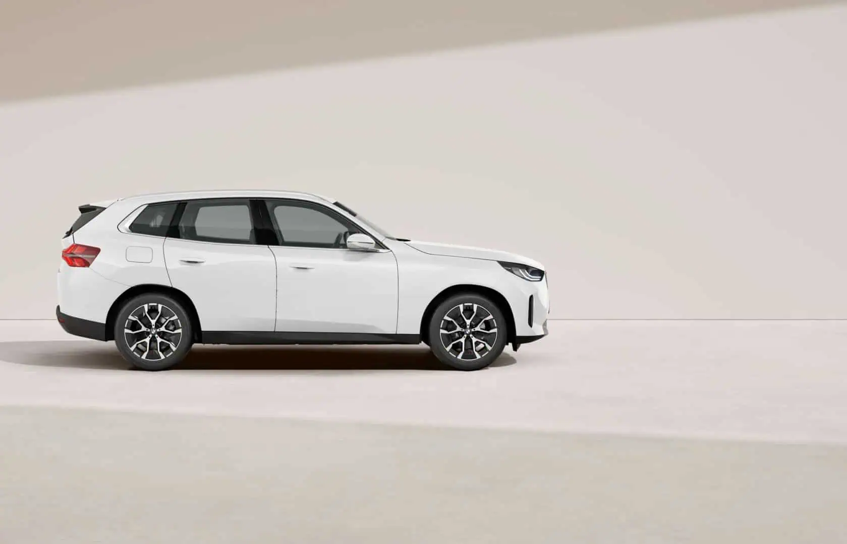 Renting New BMW X3 Alpine White Solido SUV Micro-Híbrido Automático Etiqueta ECO