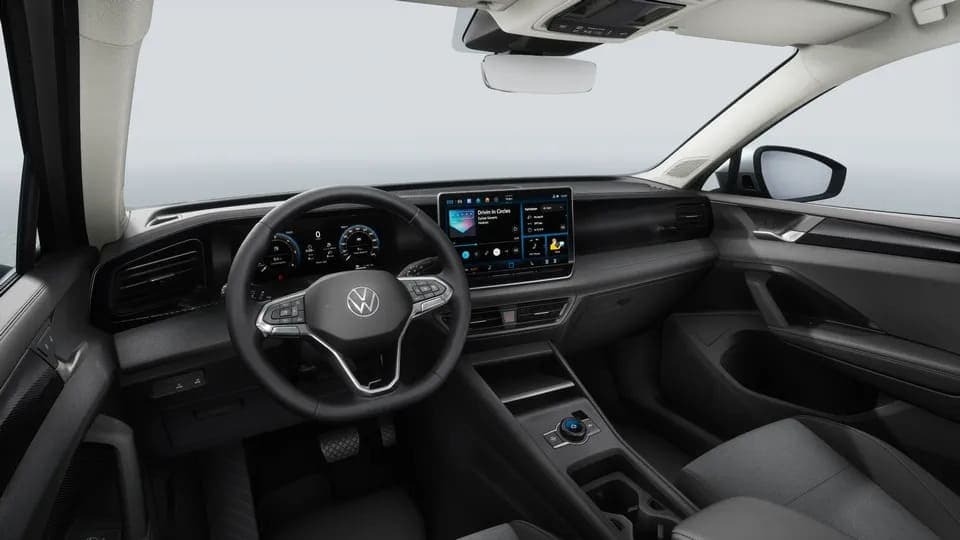 Renting New Volkswagen Tiguan Blanco SUV Automático MHEV Etiqueta ECO Interior