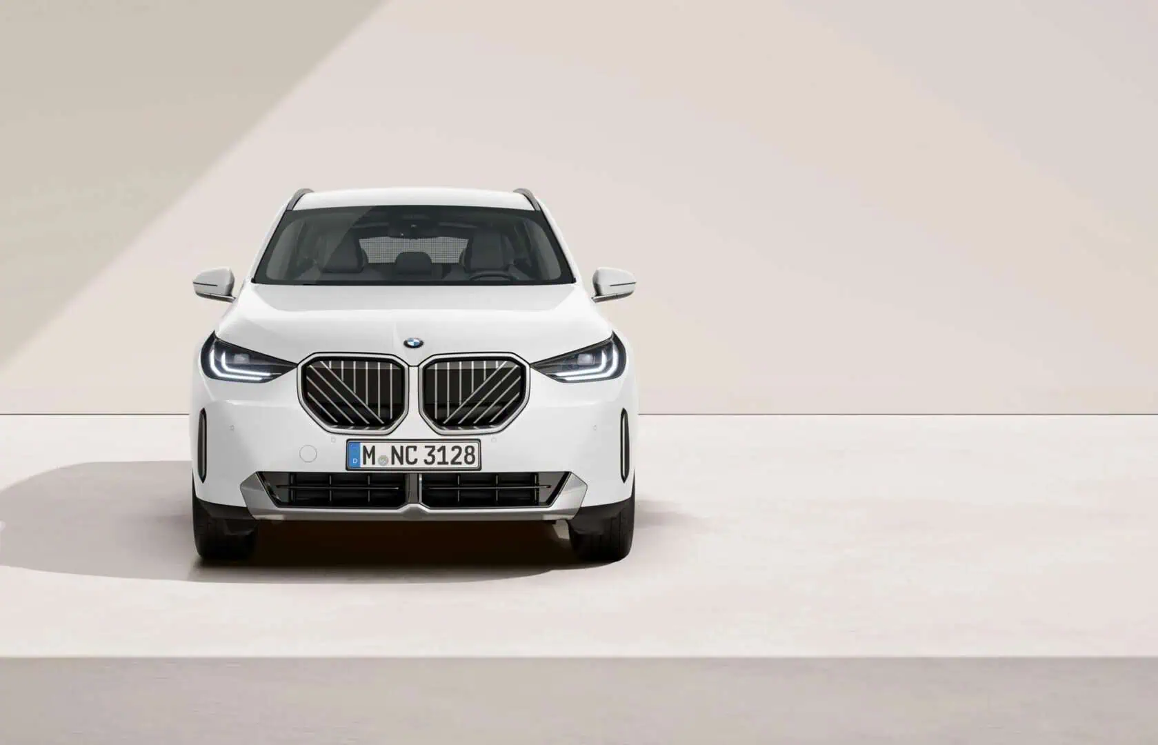 Renting New BMW X3 Alpine White Solido SUV Micro-Híbrido Automático Etiqueta ECO