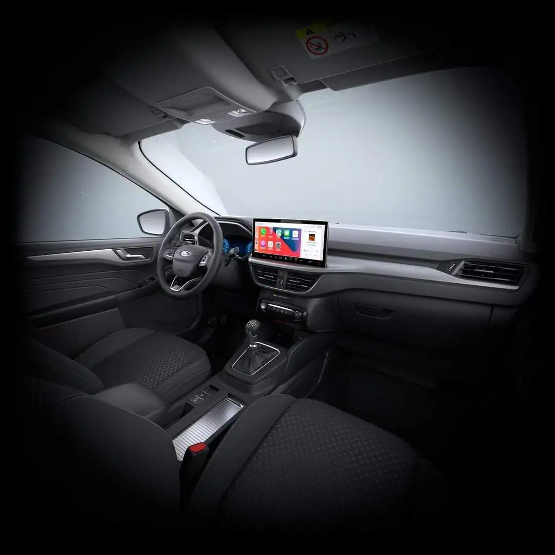 Renting New Ford Kuga Titanium Blanco Frozen SUV 5 plazas Interior