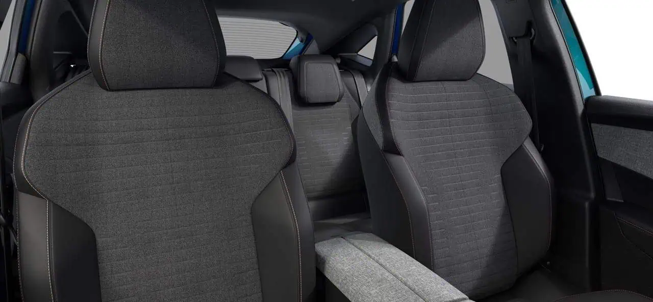 Renting New Peugeot 3008 Allure Azul Obsession SUV Automático Híbrido Etiqueta ECO Asientos