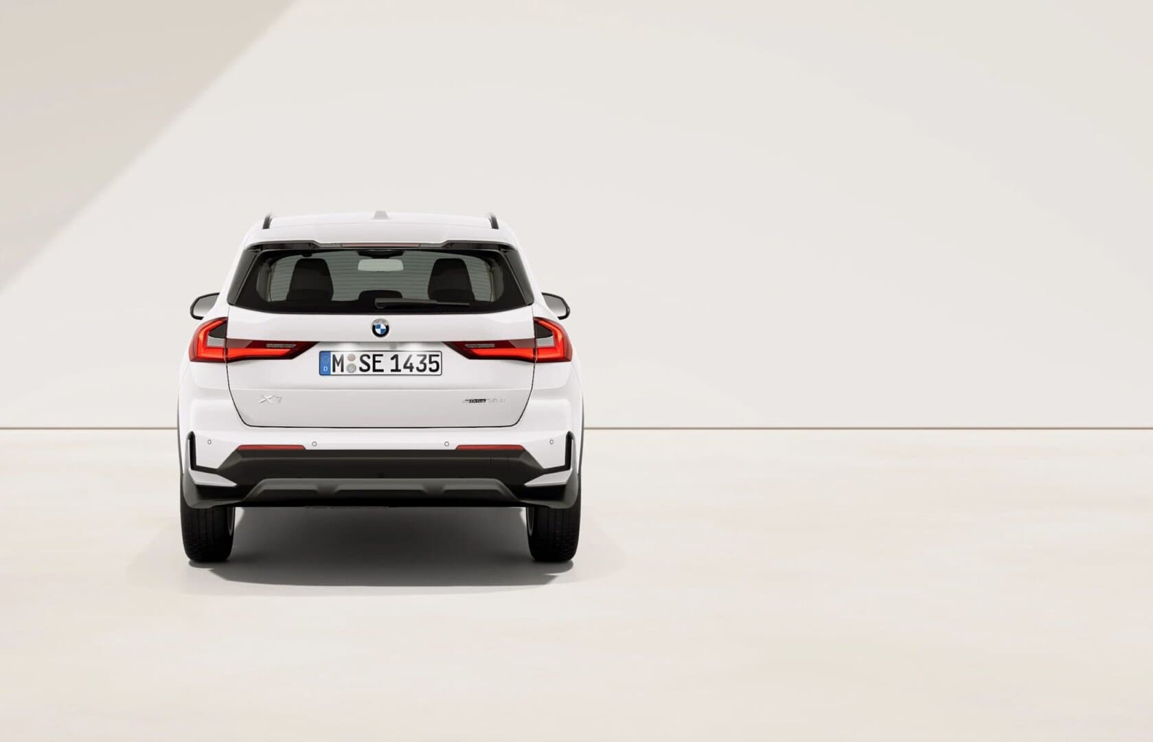 Renting New BMW X1 Premium Package Mineral White Metalizado SUV Automático