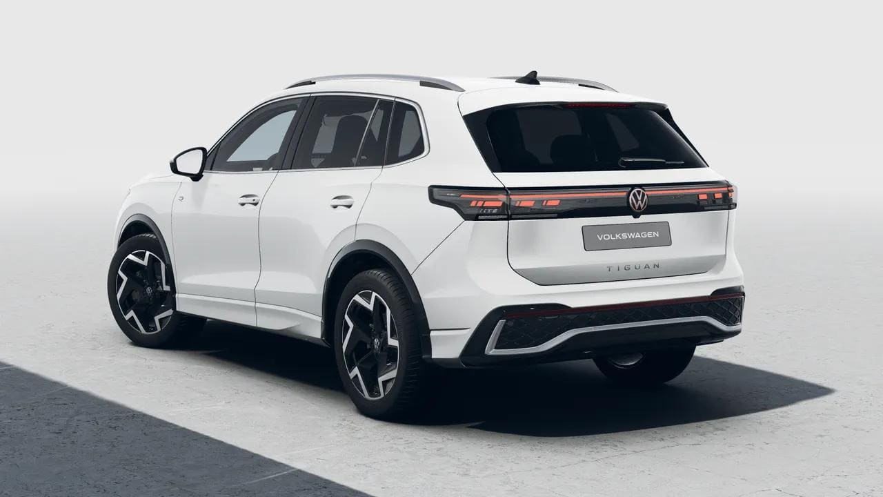 Renting New Volkswagen Tiguan R-Line Blanco Punto SUV Automático MHEV Etiqueta ECO