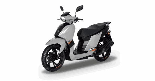 Renting New Peugeot Tweet 125 GT ABS Grey Scooter Moto Automática