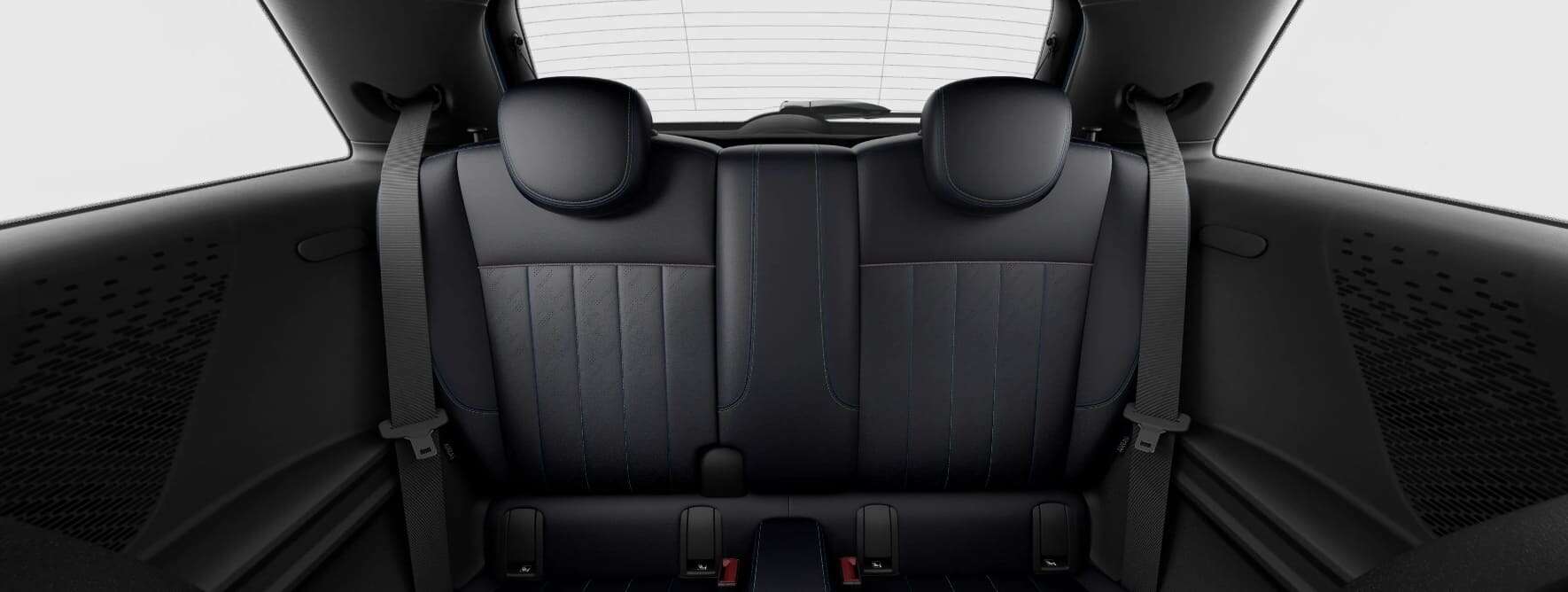 Renting New Mini Cooper C Favoured Indigo Sunset Blue Compacto Automático Gasolina Etiqueta C Asientos