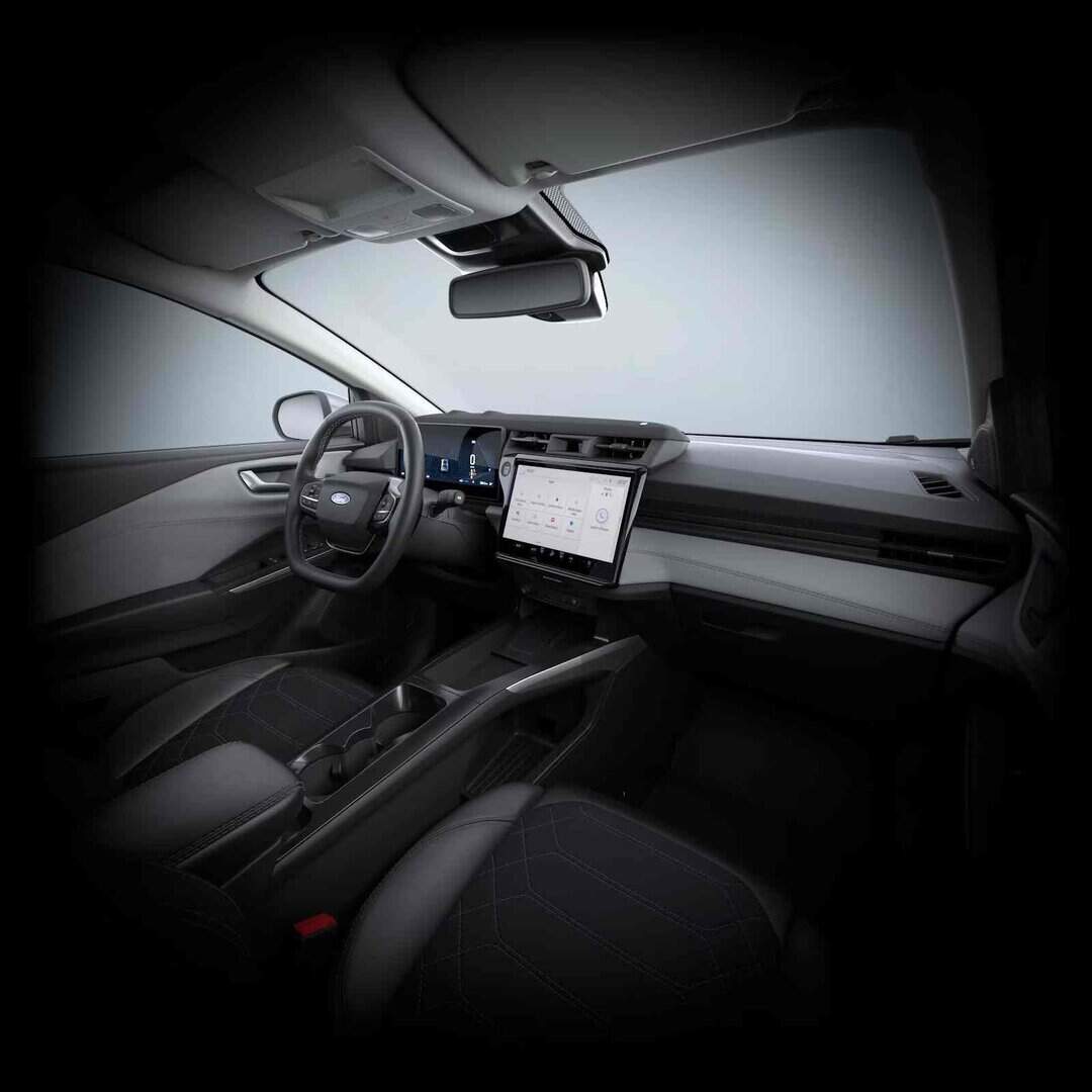 Renting New Ford Puma Gen-E Premium SUV Automático Eléctrico Etiqueta 0 Interior