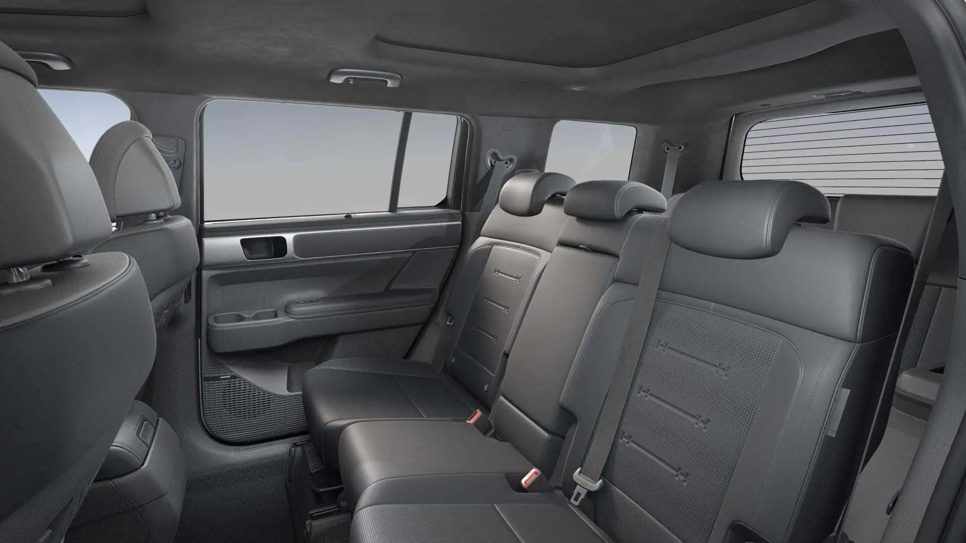 Renting New Hyundai Santa Fe Calligraphy Creamy White SUV 7 Plazas HEV Etiqueta 0 Asientos