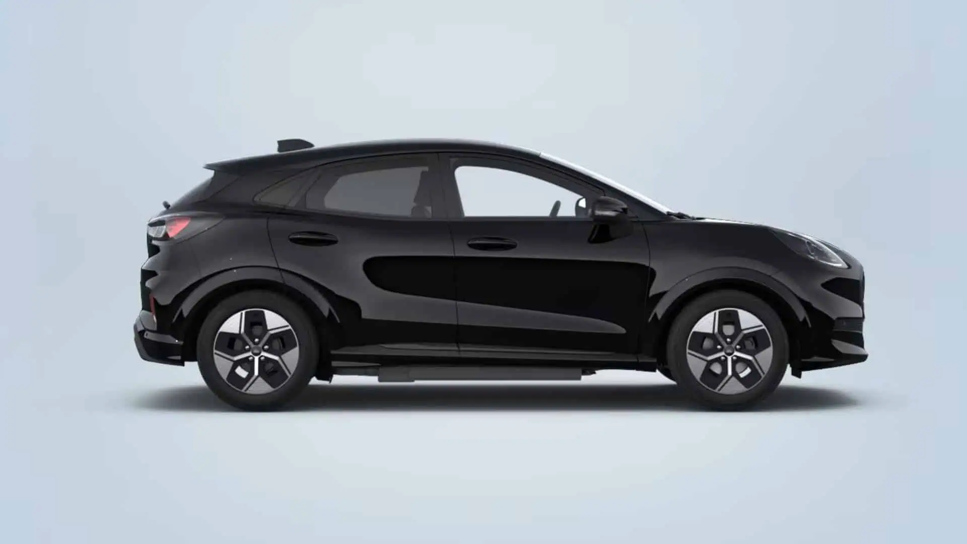 Renting New Ford Puma Gen-E Negro Agate SUV Automático Eléctrico Etiqueta 0