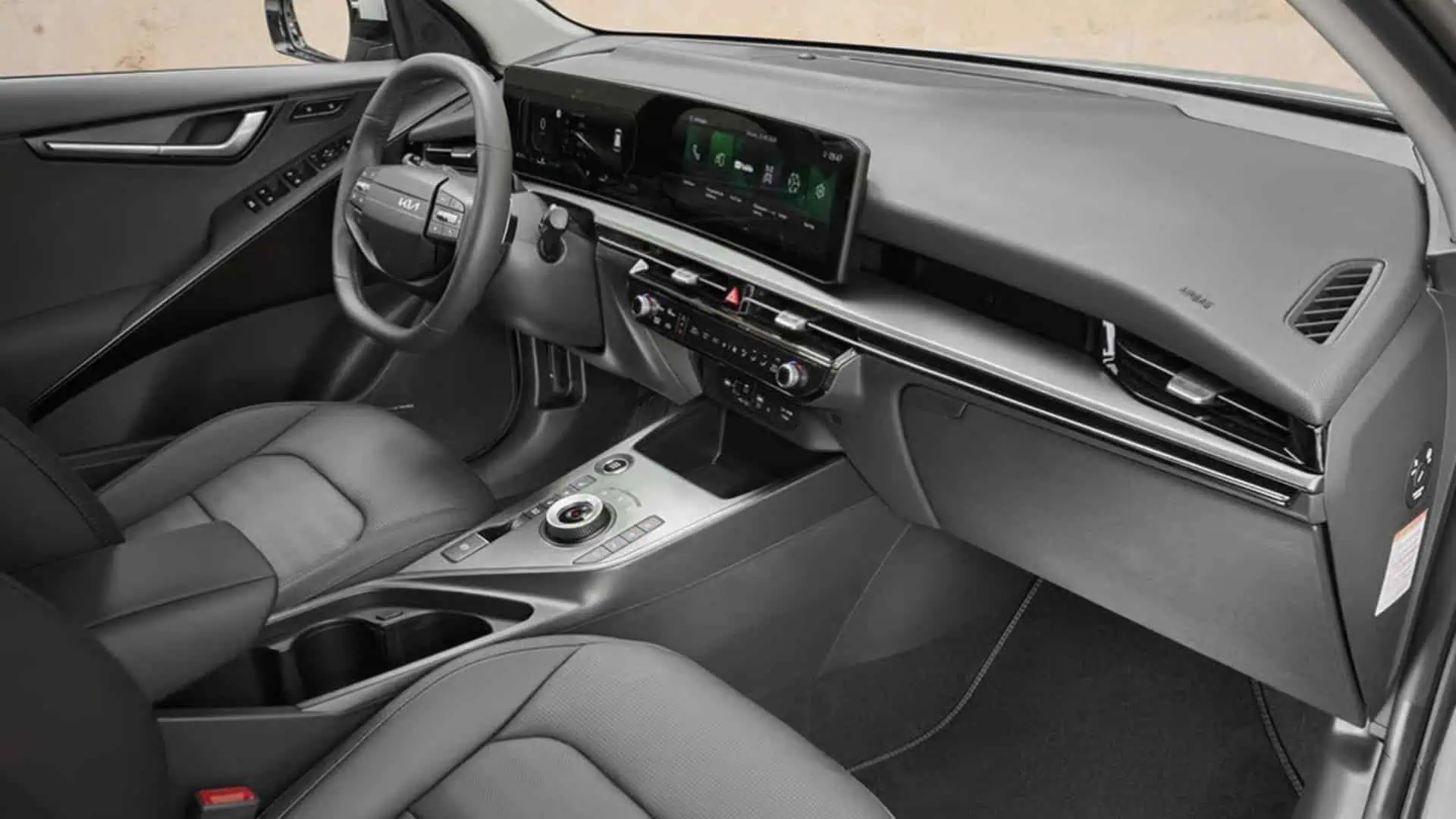 Renting New Kia Niro Concept Clear White Model Year 2026 Híbrido Automático Etiqueta ECO Interior