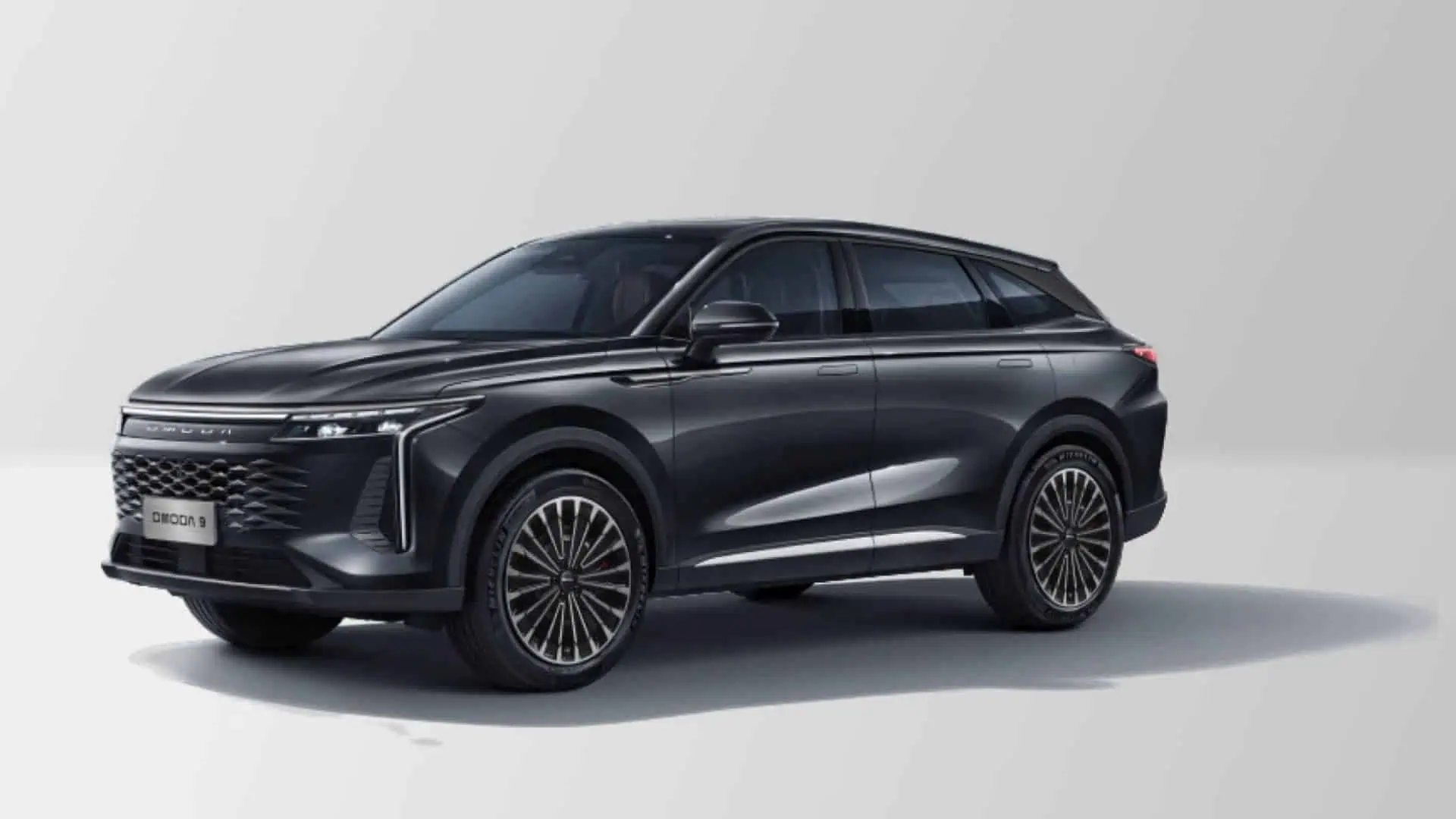 Renting New Omoda 9 Premium Black SUV PHEV Híbrido-Enchufable Automático Etiqueta 0 AWD