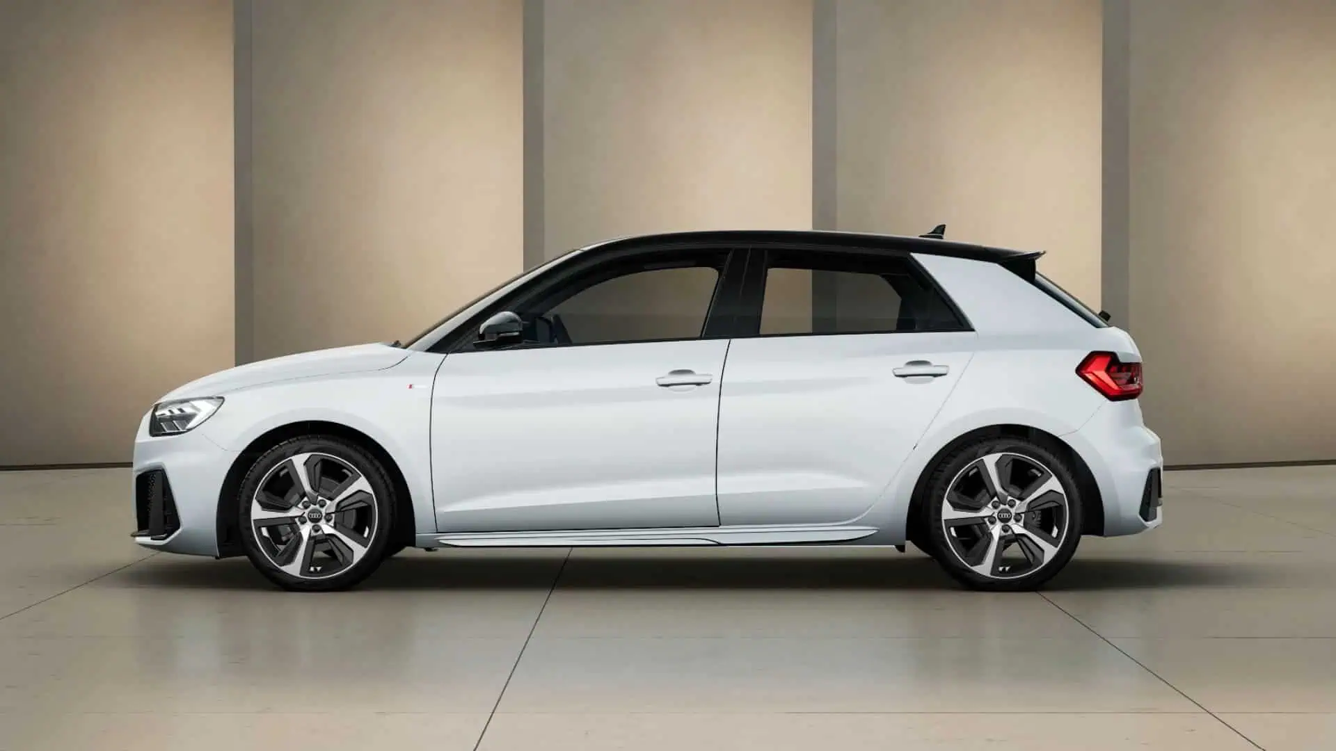 Renting Audi A1 Sportback Adrenalin Blanco Glaciar Techo Negro Compacto Automático