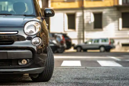 Cómo los trayectos urbanos afectan a tu coche de renting