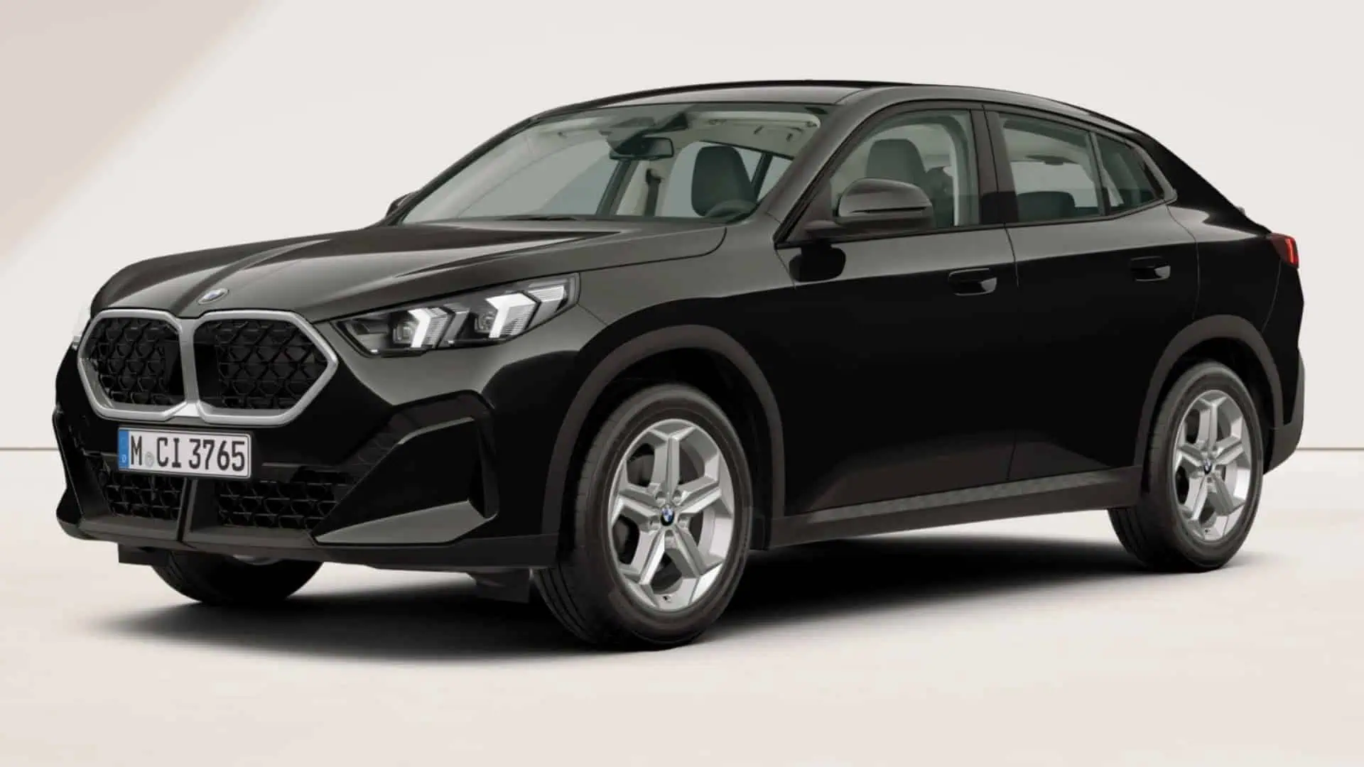 Renting BMW X2 sDrive20d Black Solid SUV Coupé Automático