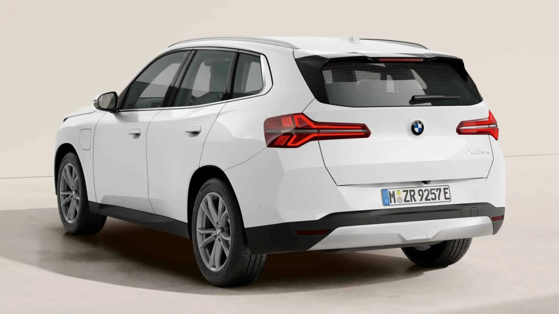 Renting New BMW X3 Alpine White Solido SUV PHEV Automático Etiqueta 0